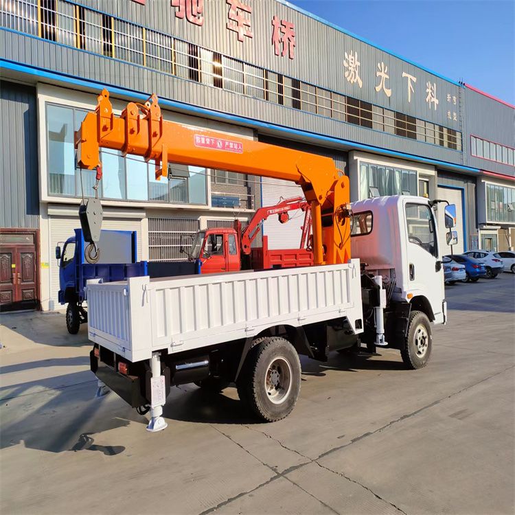 后壁区三轮随车吊定制 农用改装机自备吊中瑞长期出售